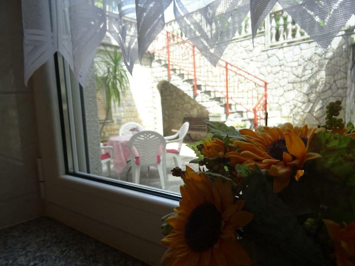 Apartman Iris S Terasom Rijeka Buitenkant foto