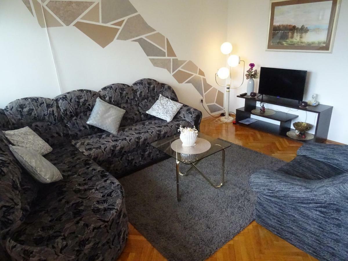 Apartman Iris S Terasom Rijeka Buitenkant foto
