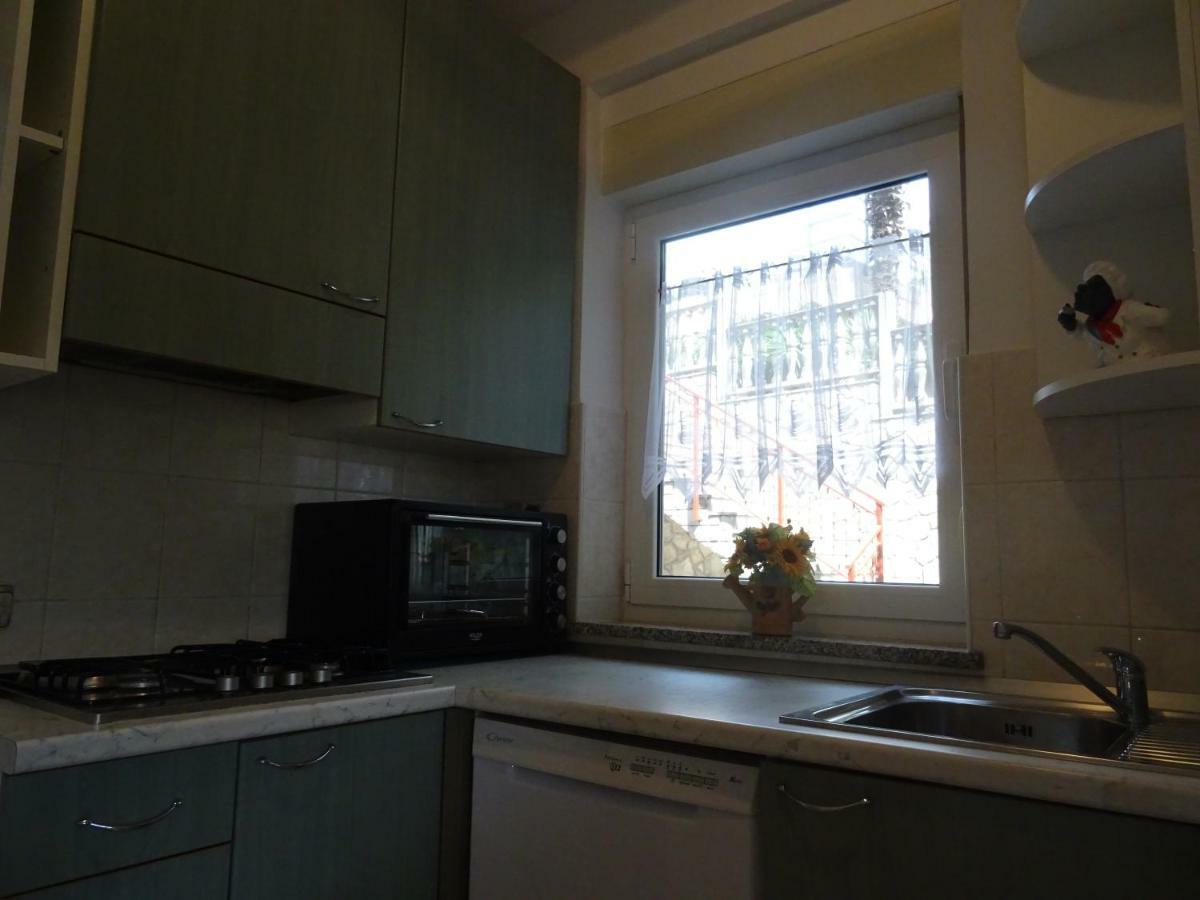 Apartman Iris S Terasom Rijeka Buitenkant foto