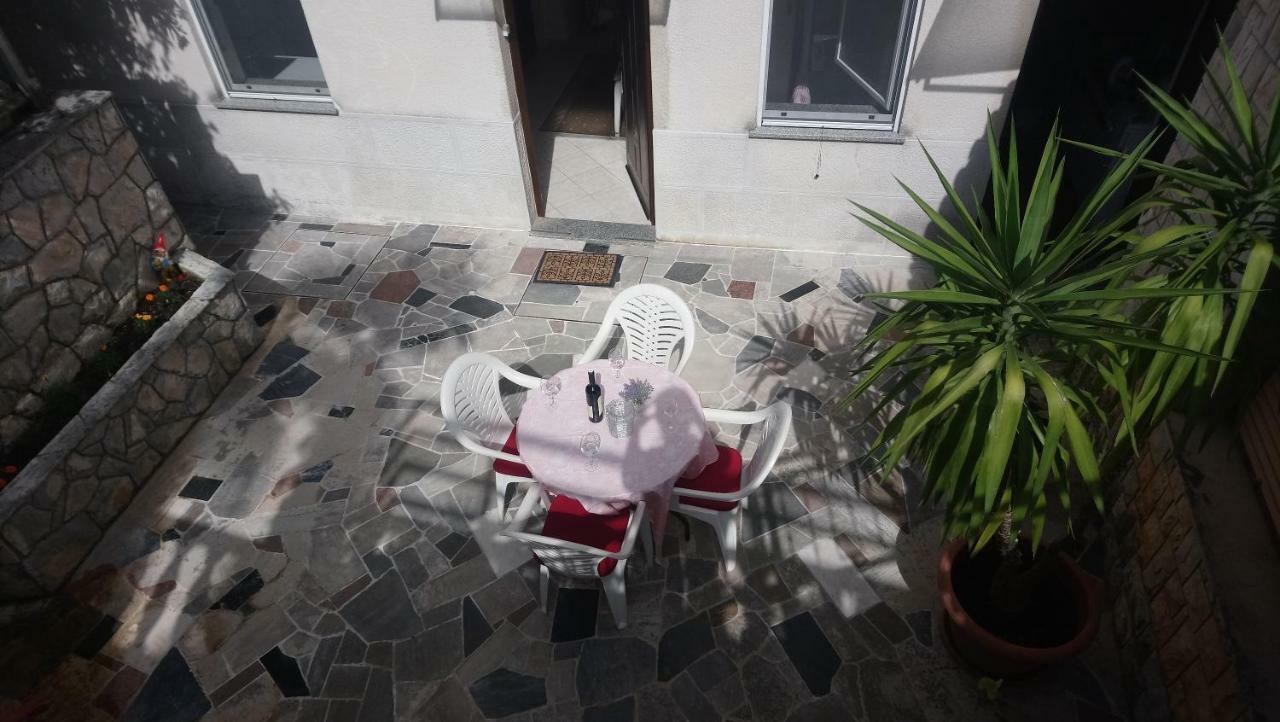 Apartman Iris S Terasom Rijeka Buitenkant foto